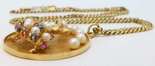 14K Gold Ruby Sapphire & White Pearls Ballerina Dancer Textured Circle Pendant Curb Chain Necklace 22.0g image number 4