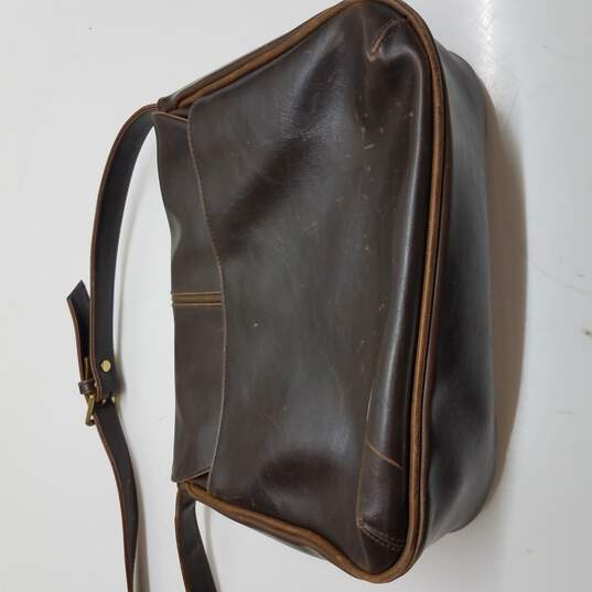 Vintage Brown Leather Liz Claiborne Crossbody Tote Bag image number 3