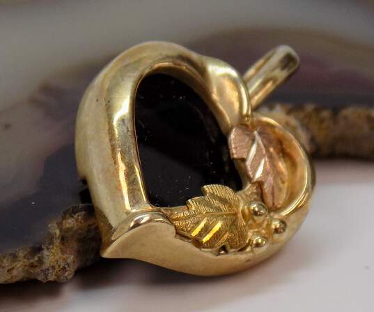 CCO Black Hills 10K Yellow & Rose Gold Etched Grape Leaves Onyx Heart Pendant 2.5g image number 5