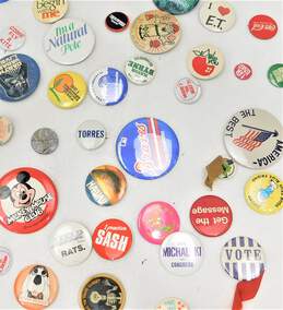 Assorted Vintage Buttons Pins alternative image