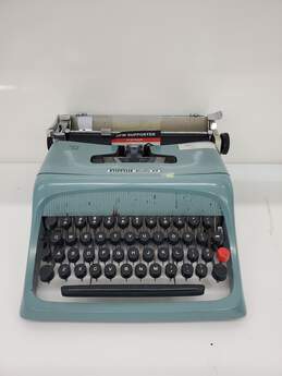 VTG Olivetti Underwood Studio 44 Manual Typewriter