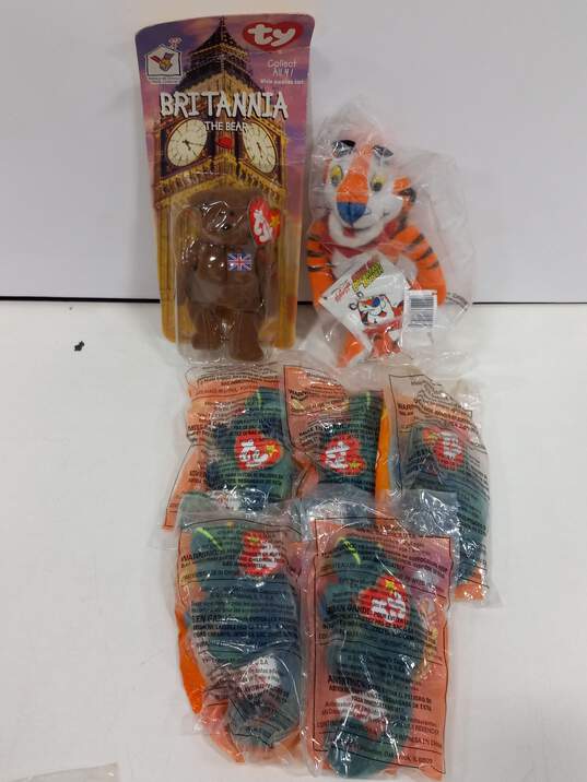 Bundle of Assorted Fast Food & Cereal Box Toys image number 6