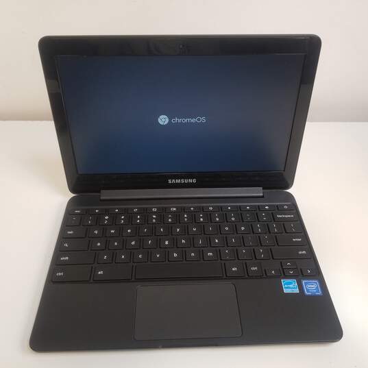 Samsung Chromebook 3 (11.6) PC Laptop image number 4
