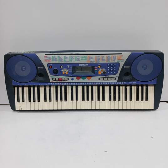 Yamaha PSR-262 Electronic Keyboard image number 3