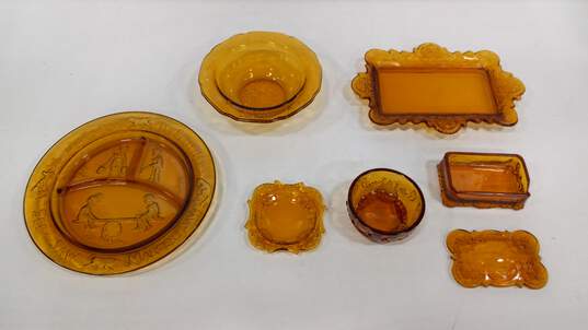 Bundle of 7 Assorted Amber Glass Serving Pieces image number 1