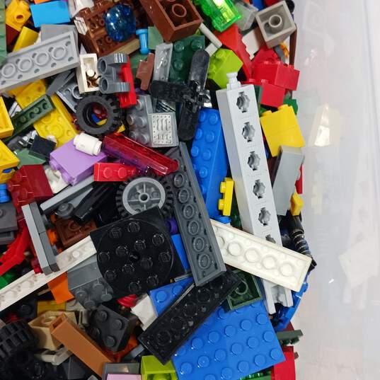 11.5lb Bundle of Assorted Building Blocks and Pieces image number 3