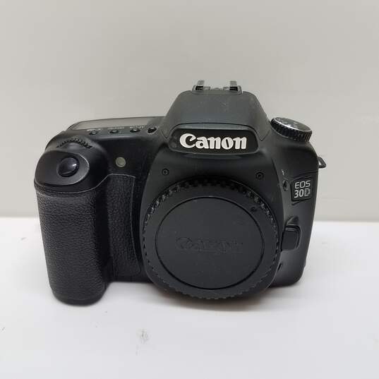 Canon EOS 30D 8.2MP Digital SLR Camera - Black (Body Only) with Changer image number 2