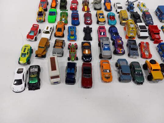 5lb Bundle of Assorted Diecast Toy Cars image number 4