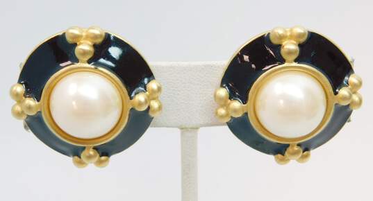 Vintage Givenchy Faux Pearl Black Enamel & Gold Tone Clip On Earrings 24.0g image number 1