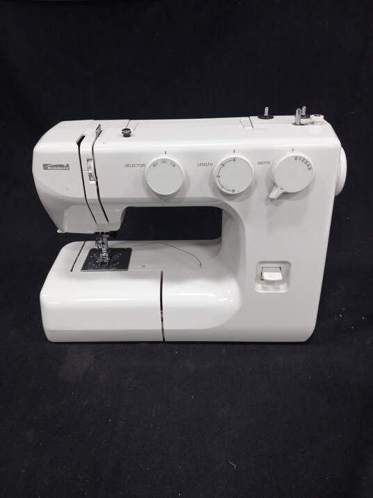 Sear Kenmore Sewing Electric Machine Model 385.12102990 image number 1