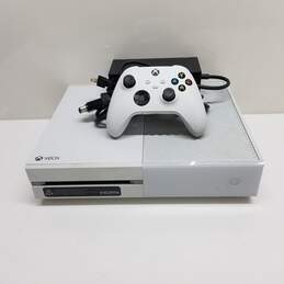 Microsoft Xbox One First Day 500GB Console White Bundle with Games & Controller #2 alternative image