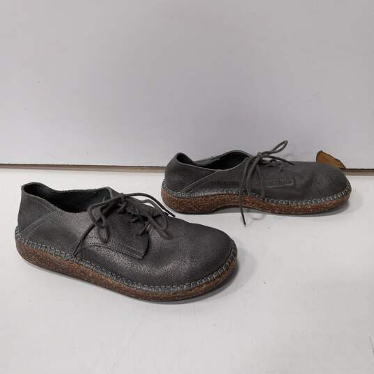 Birkenstock Unisex Adults Low Cut Gray Metallic Lace Up Sneaker Size L7/M4 image number 3