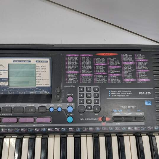 Yamaha Portatone PSR-220 Electronic Keyboard image number 4