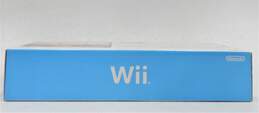 5 Nintendo Wii Zapper Light Guns 10B W/ 3 Games, Links Crossbow Training alternative image