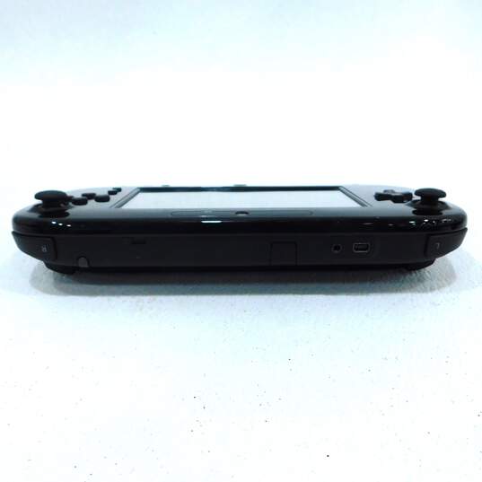 Nintendo Wii U Gamepad and Console image number 12