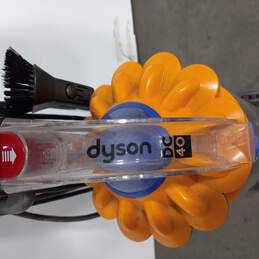 Dyson DC40 Vacuum Cleaner FOR PARTS or REPAIR alternative image