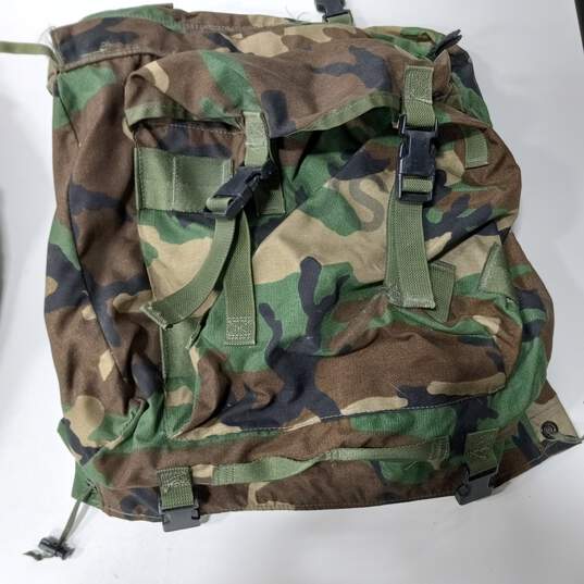 PAIR OF GREEN US CAMO MILITARY BACK PACKS image number 2