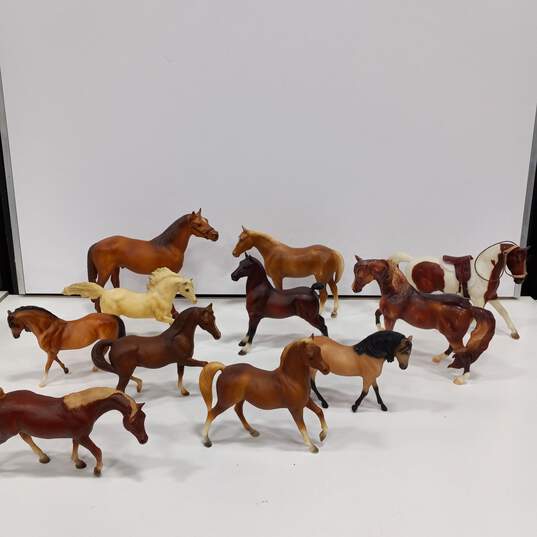 Lot of 11 Assorted Breyer Horses image number 1
