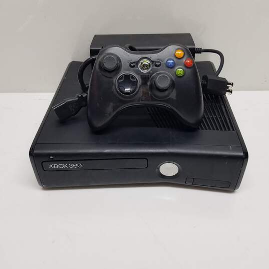 Microsoft Xbox 360 Slim 250GB Console Bundle with Controller & Games #2 image number 2