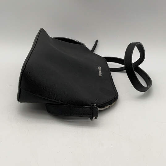 Womens Black Leather Inner Pocket Adjustable Strap Zipper Crossbody Bag image number 7