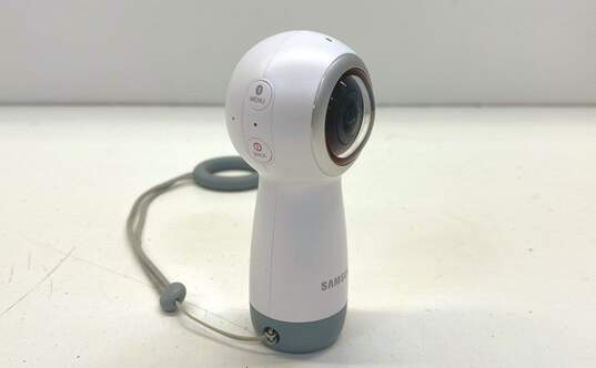 Samsung Gear 360 Camera image number 2