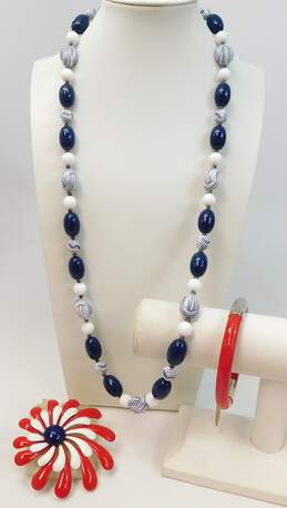 Vintage Red White Blue Americana Lucite Beaded Necklace Mod Flower Brooch & Bangle Bracelet 102.2g