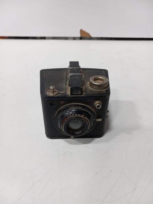 Vintage Kodak Brownie 620 Film Box Camera image number 1