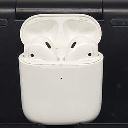 Pair of Apple AirPods 2nd Gen with Wireless Charging Case