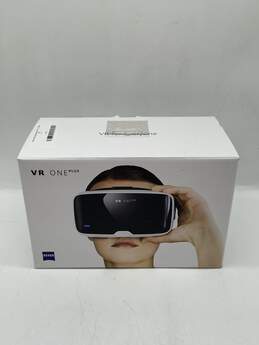 VR One Plus Version 2 ID 2174-931 White Virtual Reality Headset E-0540554-C