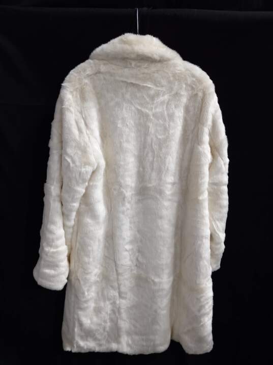 Venus White Faux Fur Coat Women's Size 12 image number 2