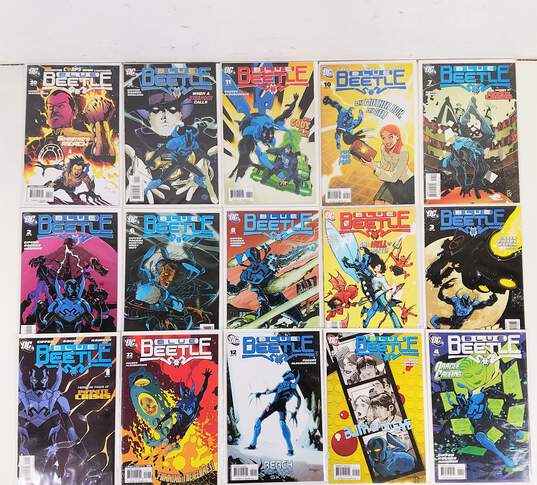DC Blue Beetle Comic Books image number 1