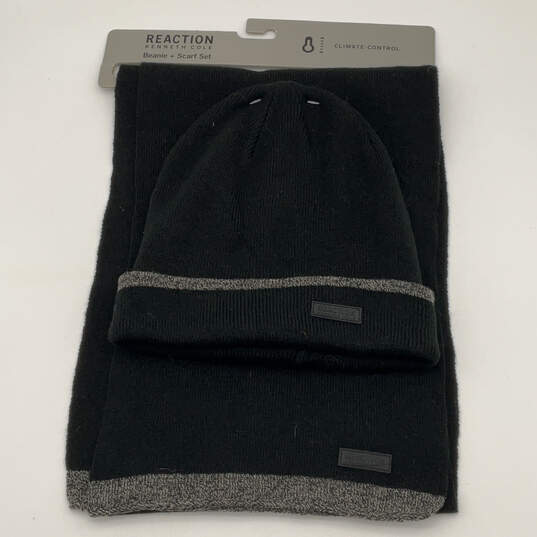 NWT Womens Black Knitted Climate Control Neck Warmer Beanie & Scarf Set image number 1