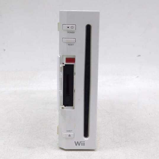 Nintendo Wii w/ 2 Games Family Game Show image number 4