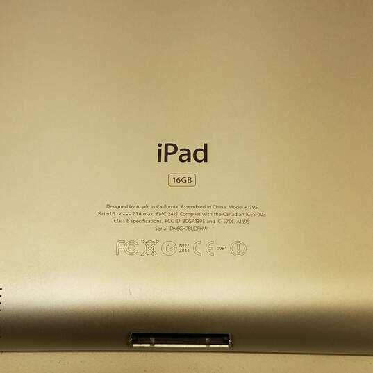 Apple iPad 2 (A1395) - LOCKED - Lot of 3 image number 6
