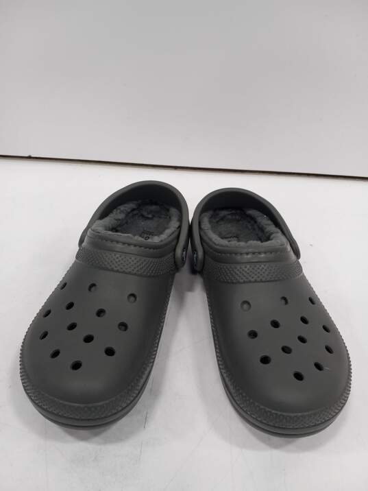 Crocs Unisex Gray Faux Fur Lined Clogs Size M7 W9 image number 1