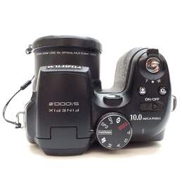 Fujifilm FinePix S1000 fd | 10MP Digital PNS Camera alternative image