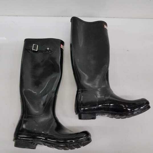 Hunter Tall Black Rain Boots Size 7 image number 1