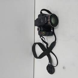 Digital Point & Shoot Camera 12.1 MP in Case alternative image