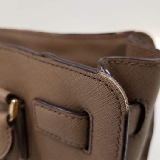 Michael Michael Kors Taupe Leather Shoulder Bag image number 5