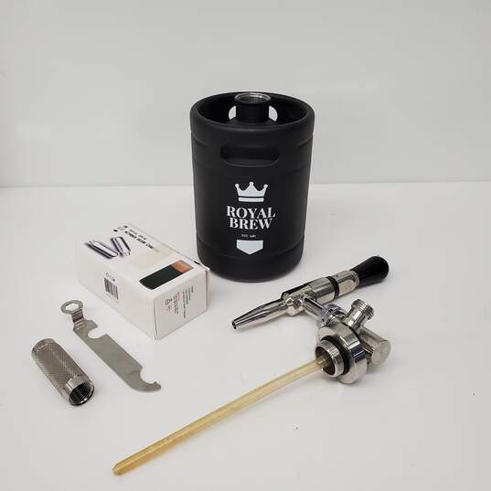 Buy the Royal Brew Nitro Cold Brew Keg Coffee Maker Kit /Untested