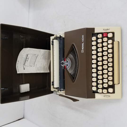 Vintage Royal Safari Portable Typewriter image number 1