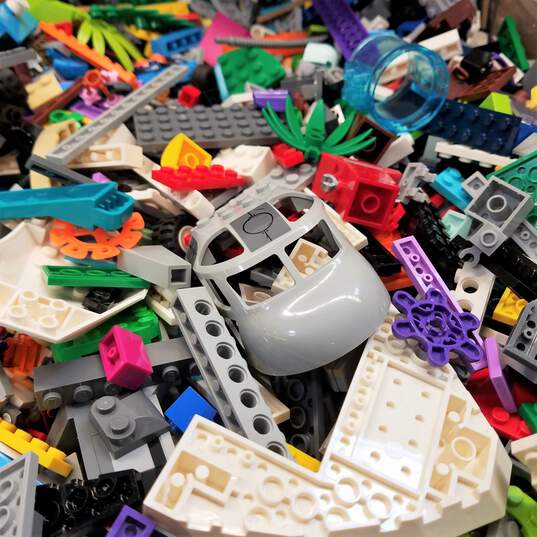 Legos Mixed Lot image number 4