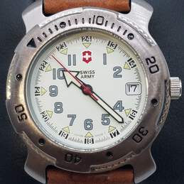 Swiss Army 36mm Case Diver with Brown leather strap Men's Stainless Steel Quartz Watch