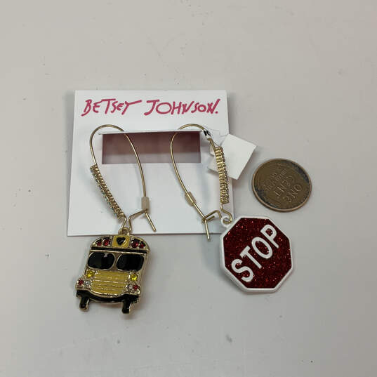 NWT Designer Betsey Johnson Gold-Tone Bus & Stop Mismatch Dangle Earrings image number 3