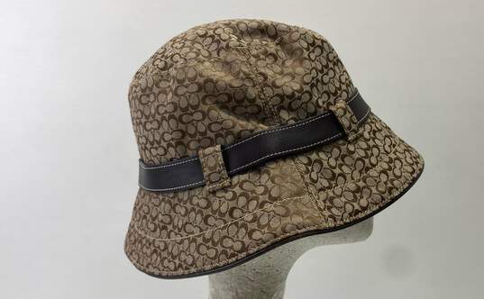 COACH Tan Signature Jacquard Leather Band Buckle Sun Bucket Hat image number 4