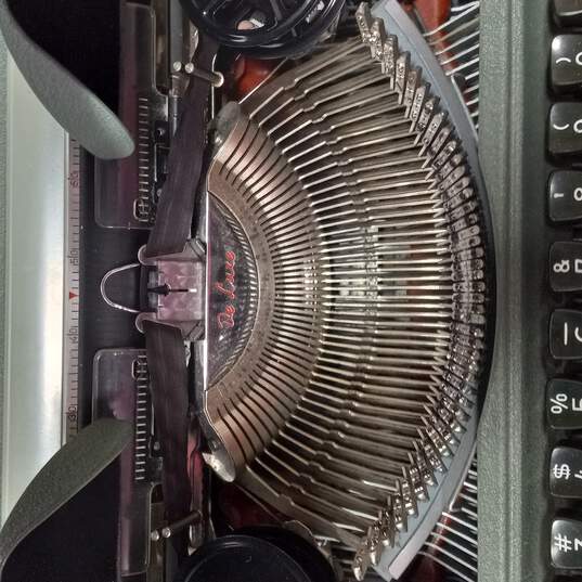 Vintage Olympia De Luxe SG1 Manual Typewriter image number 4