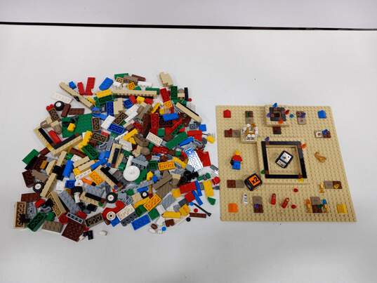 Ramses Pyramid Board Game & Lego Chain Reaction Book w/ Legos image number 3