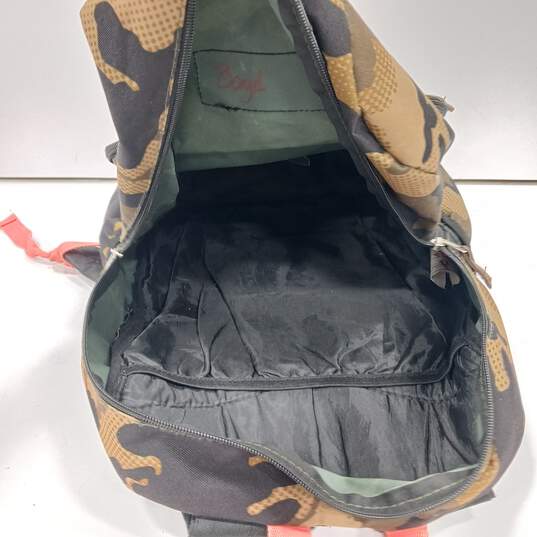 Trailmaker Classic Unisex Camo Backpack image number 4