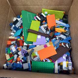 Bundle of Assorted Lego Building Blocks
