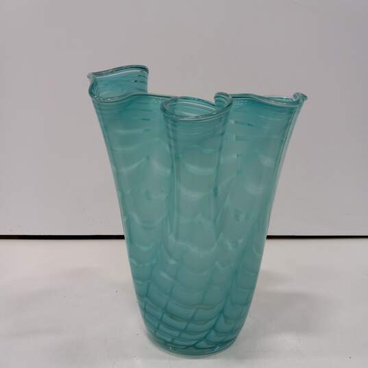 Royal Gallery Vase image number 2